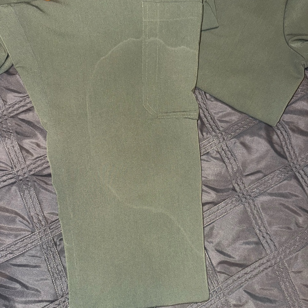 Figs Scrub Set - Picture 2 of 2